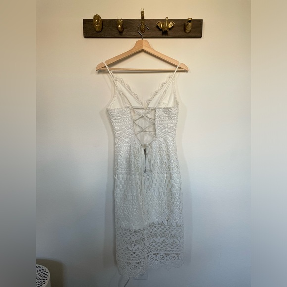 Lulu’s White Lace Bodycon Midi Dress - Picture 3 of 3